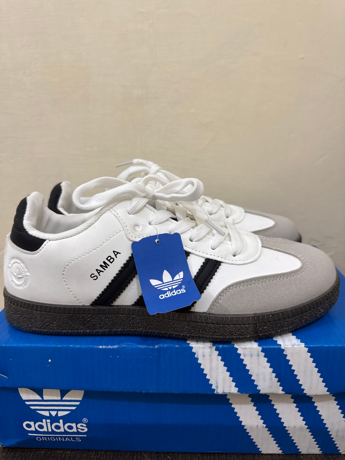 White & Black Samba Style Sneakers – Classic Streetwear Casual Shoes