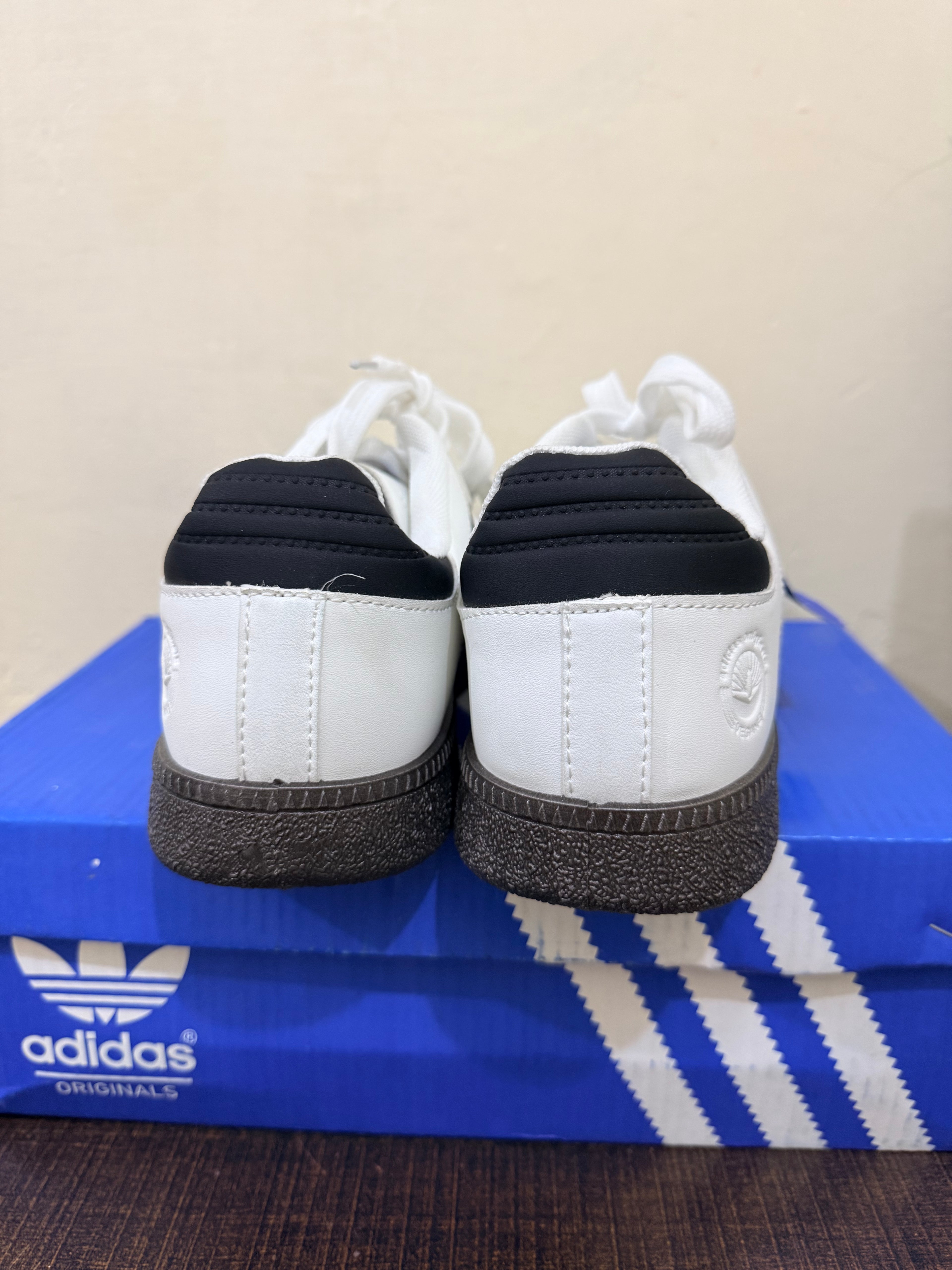 White & Black Samba Style Sneakers – Classic Streetwear Casual Shoes