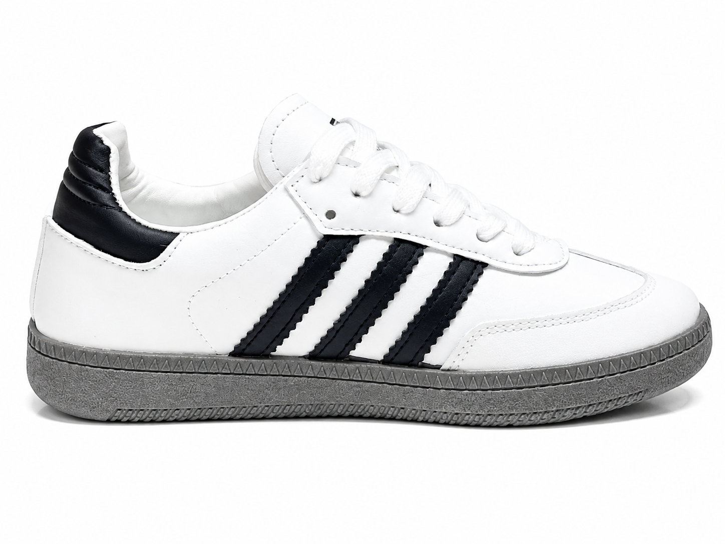 White & Black Samba Style Sneakers – Classic Streetwear Casual Shoes